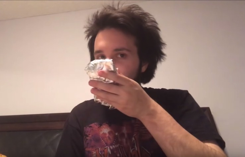 At risk to health: the blogger checked the most lousy establishments in his city, subscribers are delighted At risk to health: the blogger checked the most lousy establishments in his city, subscribers are delighted