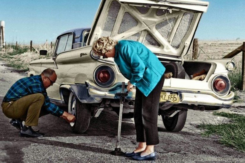 Automotive America de los años 50 y principios de los 60 en fotografías en color Automotive America de los años 50 y principios de los 60 en fotografías en color