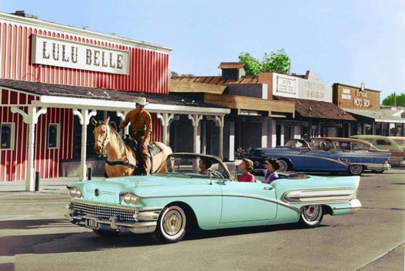 Automotive America de los años 50 y principios de los 60 en fotografías en color Automotive America de los años 50 y principios de los 60 en fotografías en color