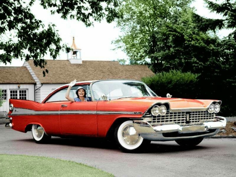 Automotive America de los años 50 y principios de los 60 en fotografías en color Automotive America de los años 50 y principios de los 60 en fotografías en color