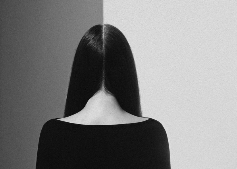 Autorretratos de esta chica confunden todos los pensamientos en mi cabeza Autorretratos de esta chica confunden todos los pensamientos en mi cabeza