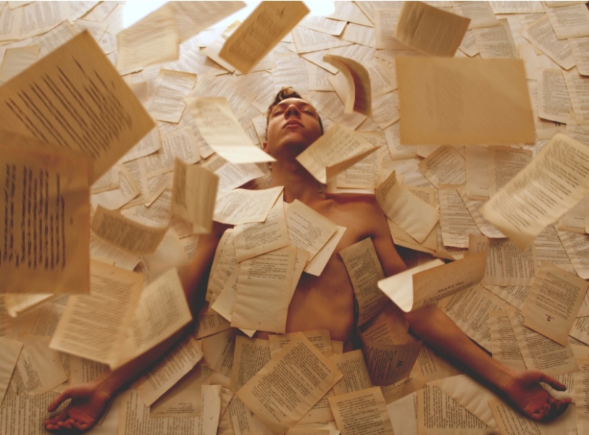 Autorretratos surrealistas de Kyle Thompson Autorretratos surrealistas de Kyle Thompson