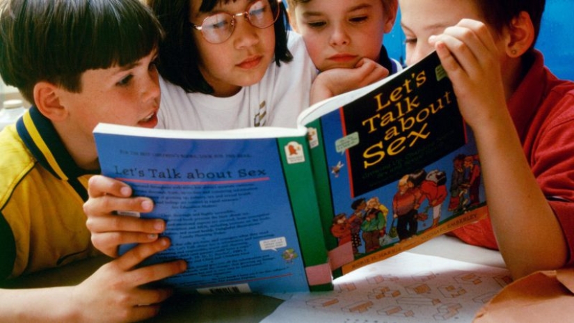 "Autumn, it's good to caress yourself!": in Britain, 6-year-olds will be taught how to masturbate properly "Autumn, it's good to caress yourself!": in Britain, 6-year-olds will be taught how to masturbate properly