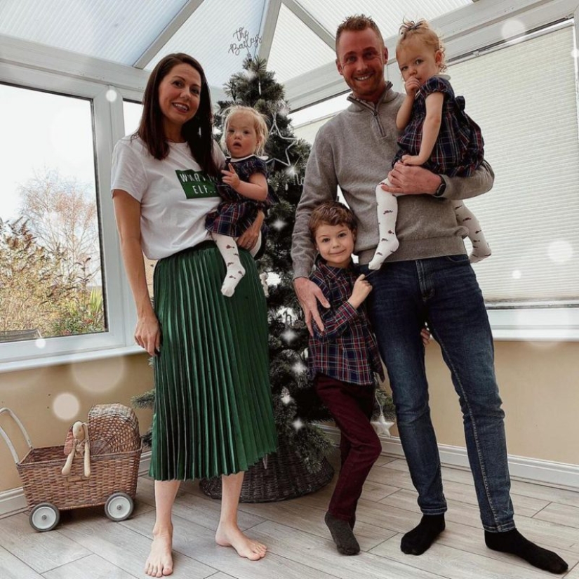 "Babies in a million": a British couple had unique twin girls "Babies in a million": a British couple had unique twin girls