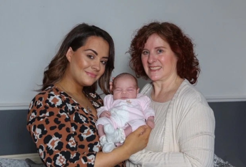 Bajo una estrella: el bebé, la madre y la abuela nacieron el mismo día