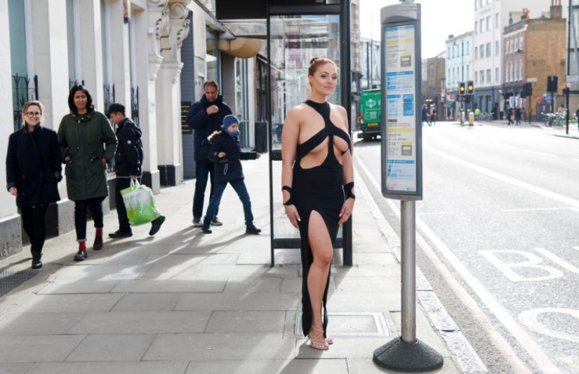 Bared nerves: a woman walked the streets of London in a dress like Kim Kardashian