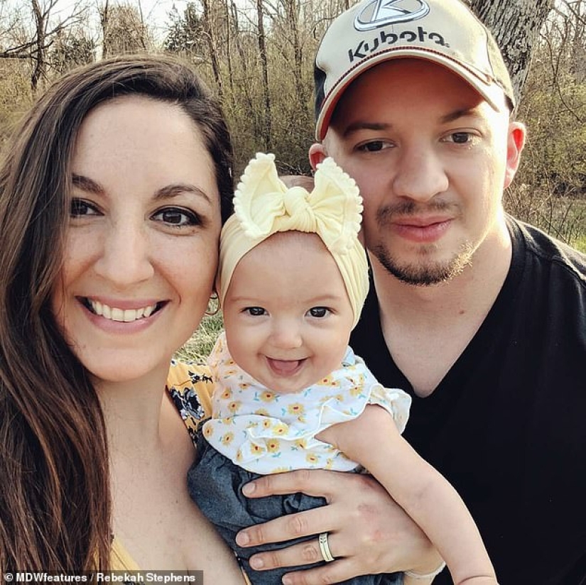 Basic instinct: a mother goes hunting with a 9-month-old baby behind her back