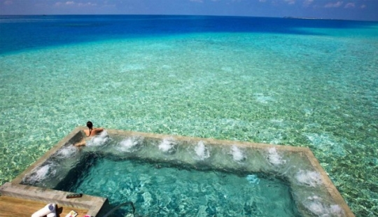 Beautiful pools of the world Beautiful pools of the world