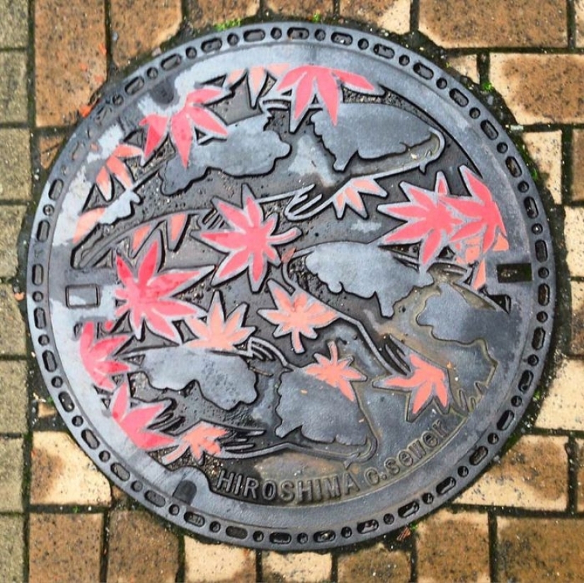 Beauty underfoot: the most beautiful manholes from Japan Beauty underfoot: the most beautiful manholes from Japan
