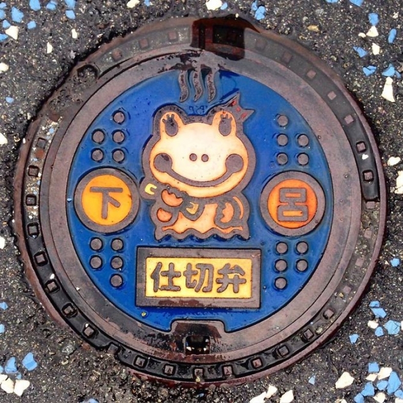 Beauty underfoot: the most beautiful manholes from Japan Beauty underfoot: the most beautiful manholes from Japan