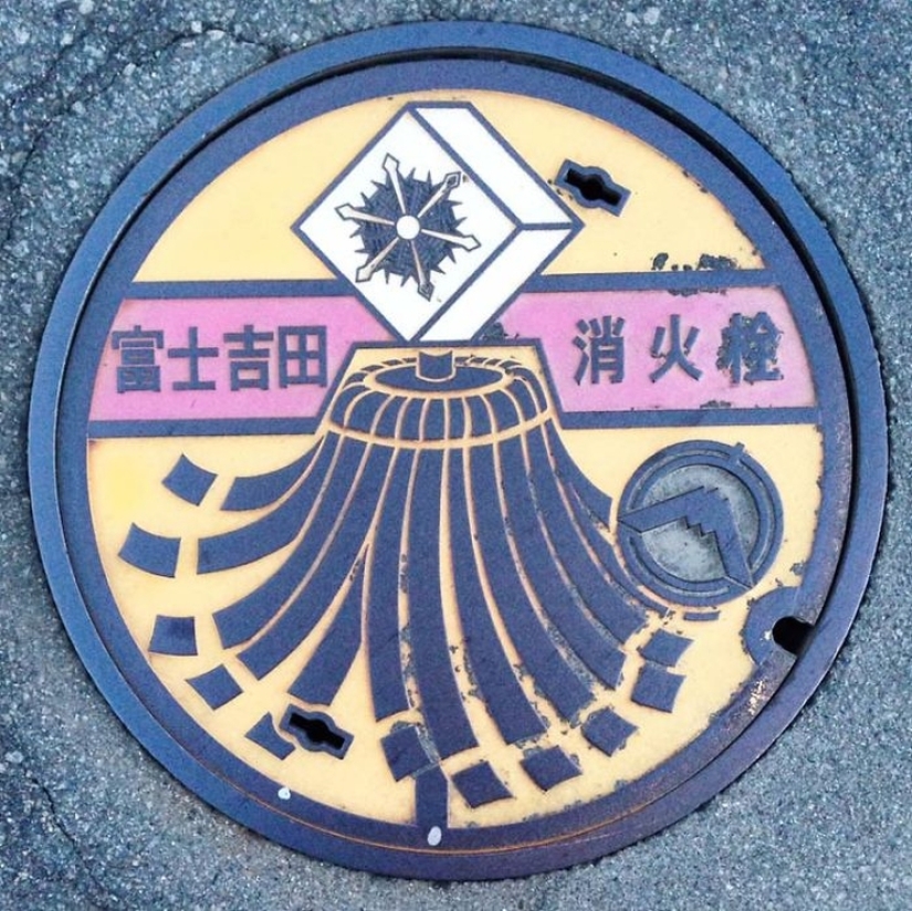 Beauty underfoot: the most beautiful manholes from Japan Beauty underfoot: the most beautiful manholes from Japan