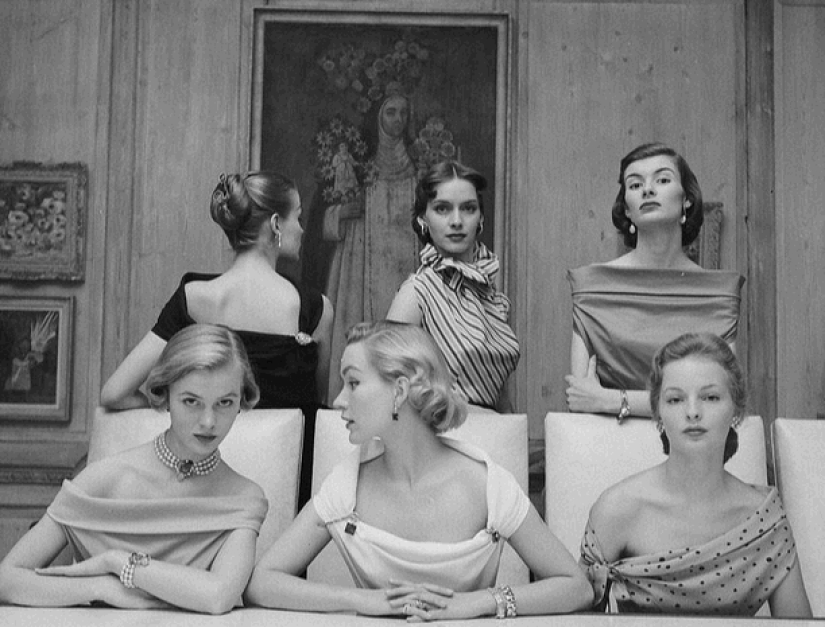 Before and after: the process of coloring b/w photos in a fascinating animation