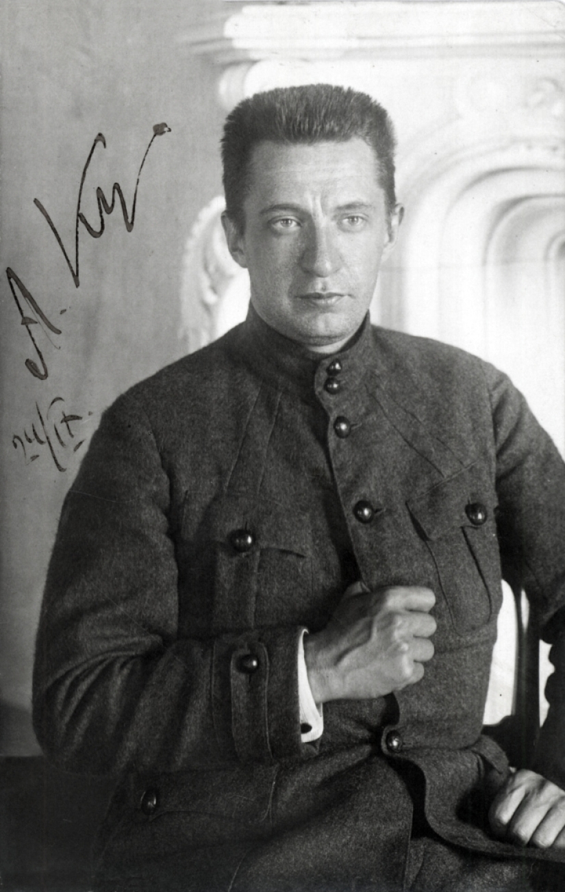 Before and after colorization: the Revived Faces of Russian History