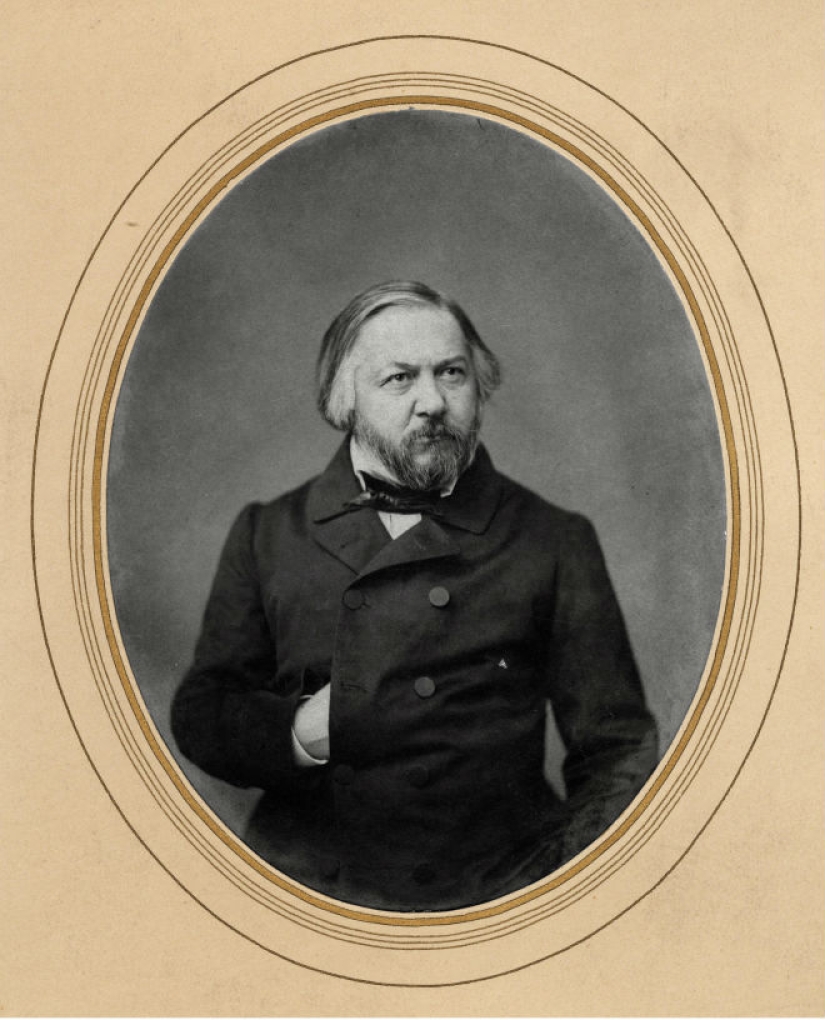 Before and after colorization: the Revived Faces of Russian History