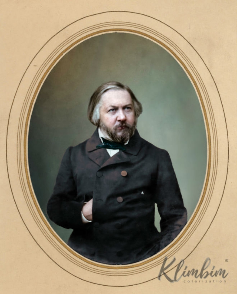 Before and after colorization: the Revived Faces of Russian History