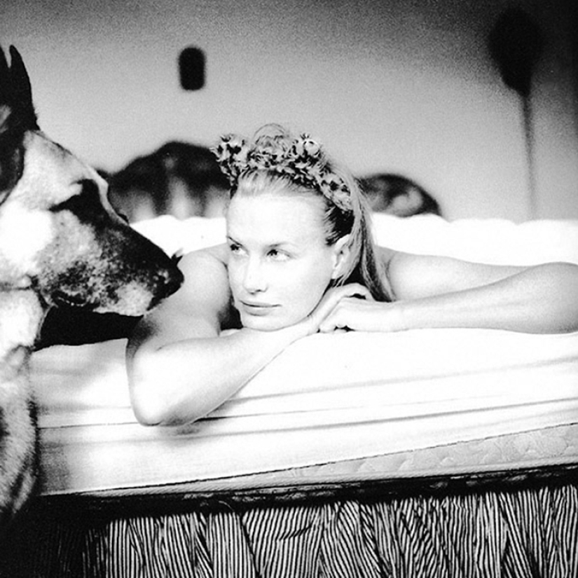 Belleza femenina real en la serie de fotos "Mujeres antes de las 10 am" Belleza femenina real en la serie de fotos "Mujeres antes de las 10 am"