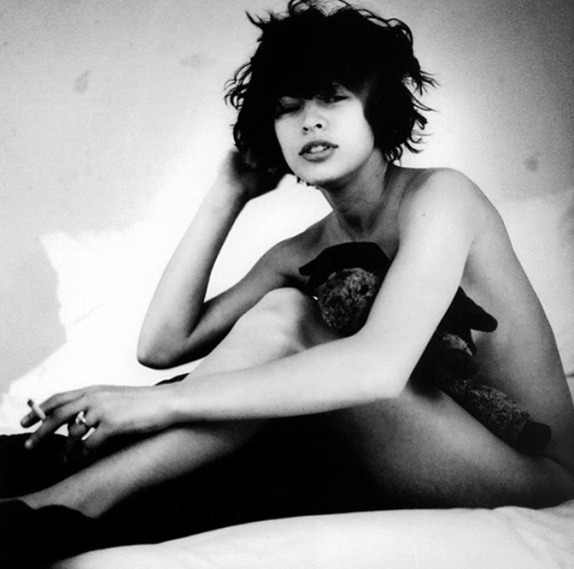 Belleza femenina real en la serie de fotos "Mujeres antes de las 10 am" Belleza femenina real en la serie de fotos "Mujeres antes de las 10 am"