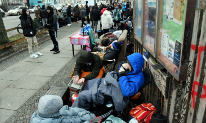 Berliners lined up for sneakers with a built-in travel card