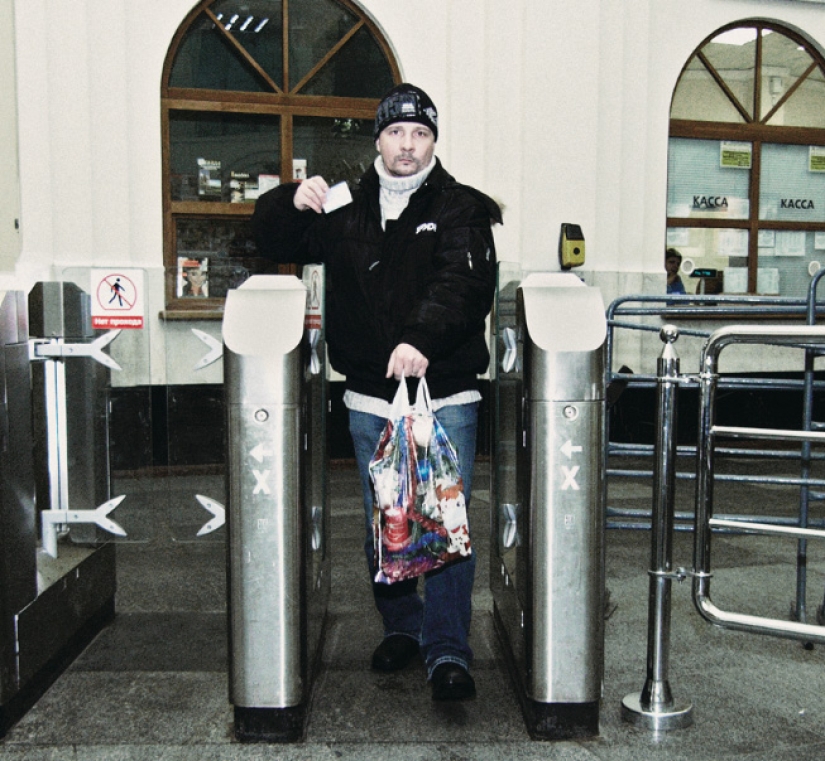 "Beware, the doors are closing": the earliest and latest passengers of the Moscow metro — and their stories "Beware, the doors are closing": the earliest and latest passengers of the Moscow metro — and their stories