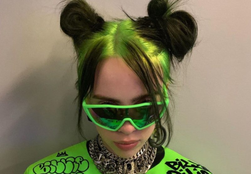 Billie Eilish sets trends: the singer dyed her hair neon green