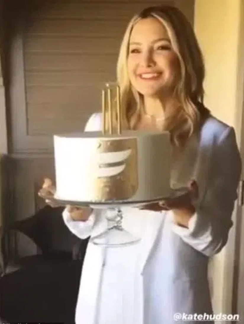 Birthday in self-isolation: tips from celebrities on how to celebrate a special date