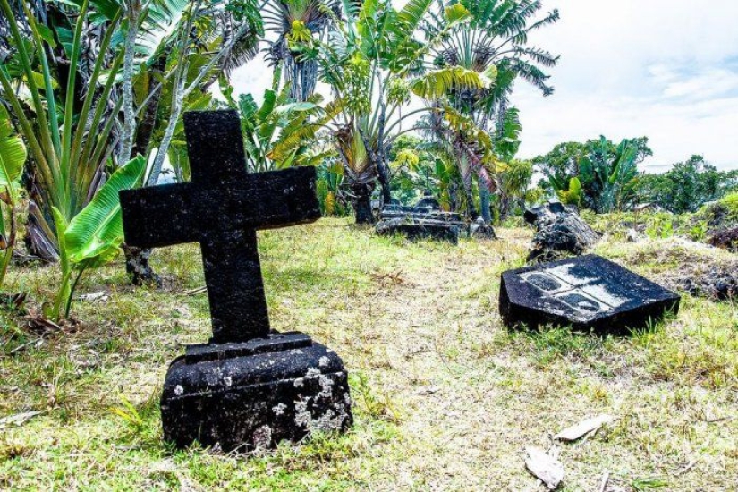 Blast me! This is the only surviving pirate cemetery