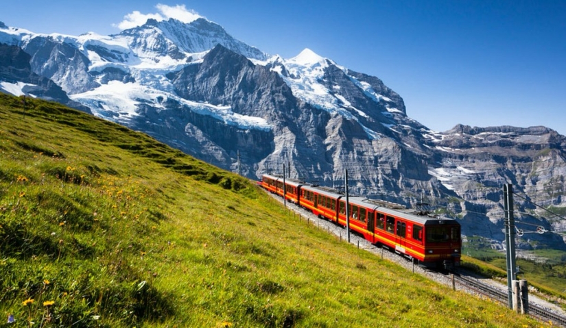 Blogueros de viajes que encontraron montañas en París fueron burlados en Twitter Blogueros de viajes que encontraron montañas en París fueron burlados en Twitter