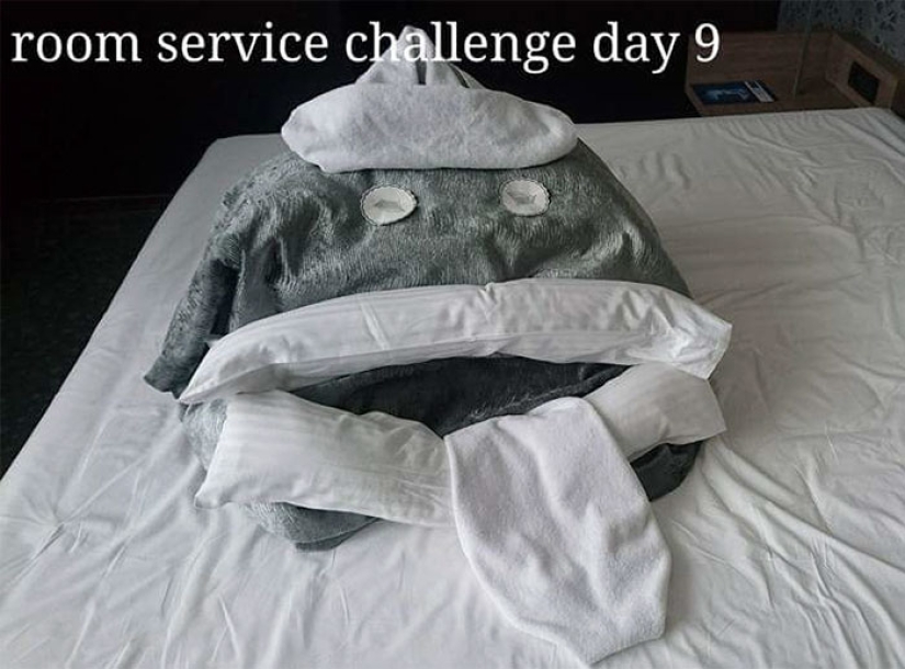 Bored on a business trip, the guest began to leave funny messages to the maids