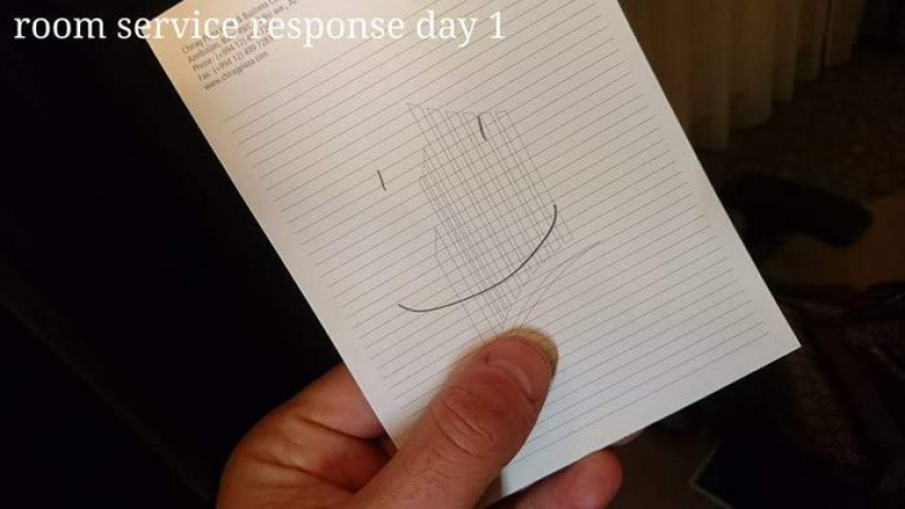 Bored on a business trip, the guest began to leave funny messages to the maids