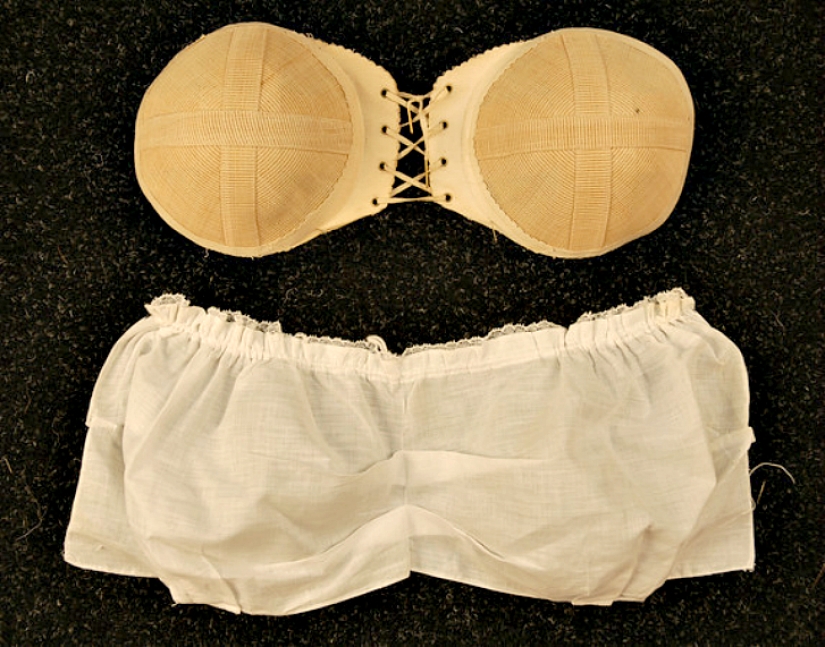 Breast augmentation 100 years ago. How was it? Breast augmentation 100 years ago. How was it?