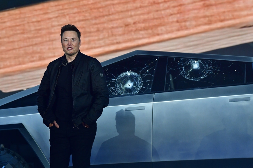Brick with wheels: Tesla unveiled Cybertruck electric pickup, the network responded with Memes