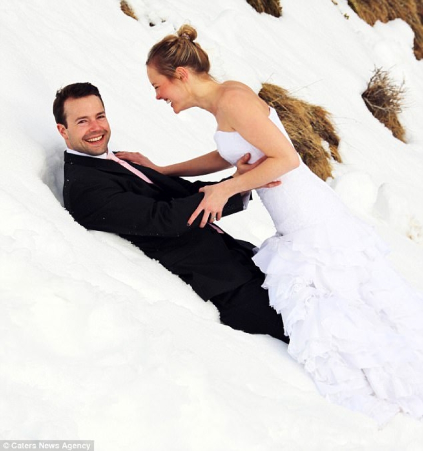 British couple lost their wedding photos, but even glad about it