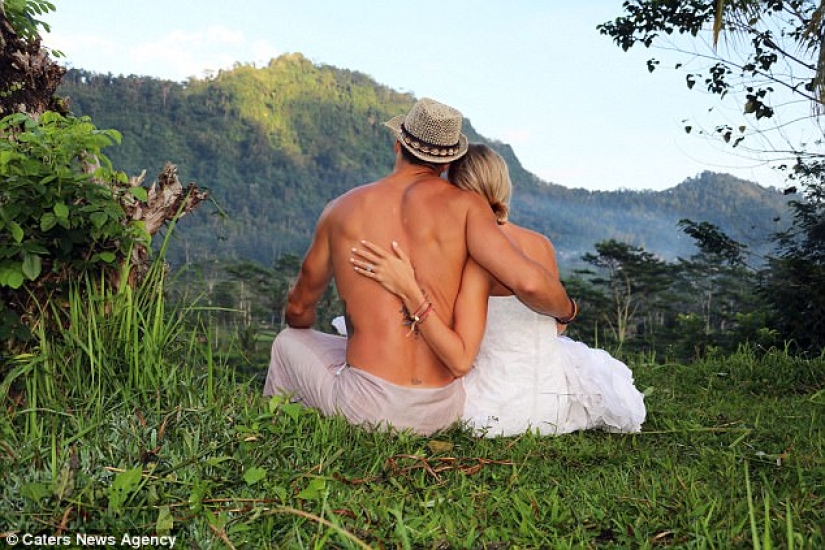 British couple lost their wedding photos, but even glad about it