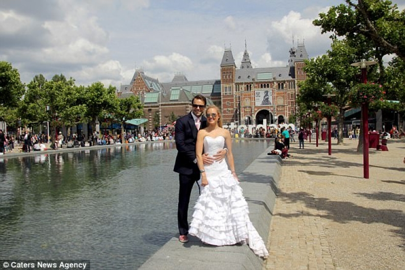 British couple lost their wedding photos, but even glad about it