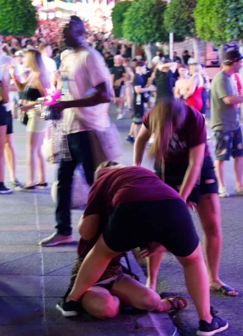 Britons coming to Majorca for a holiday are asked to sign a contract on good behavior Britons coming to Majorca for a holiday are asked to sign a contract on good behavior