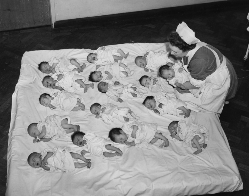 Broke through: historical pictures of the baby boom in the USA