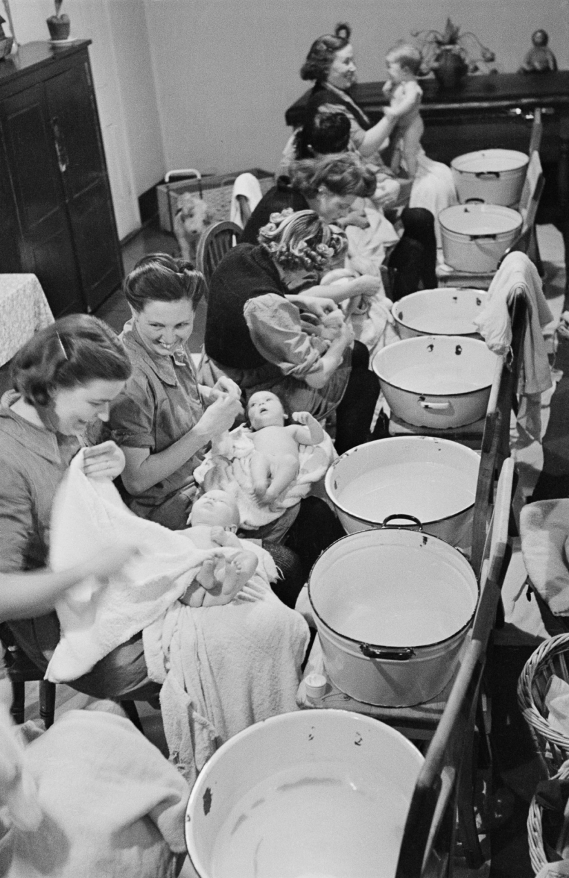 Broke through: historical pictures of the baby boom in the USA