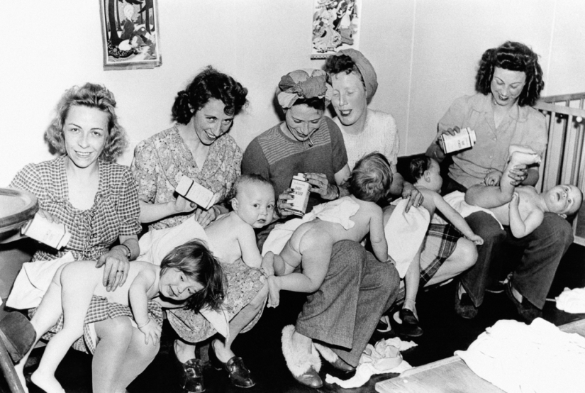 Broke through: historical pictures of the baby boom in the USA