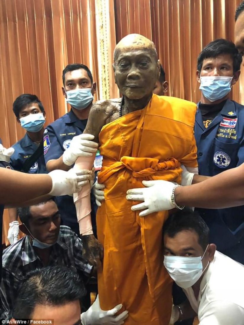 Buddhist monk smiled two months after death