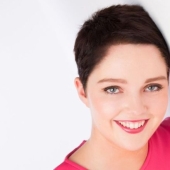 Business lady to the tip of her nails: how a young British woman became a millionaire Business lady to the tip of her nails: how a young British woman became a millionaire