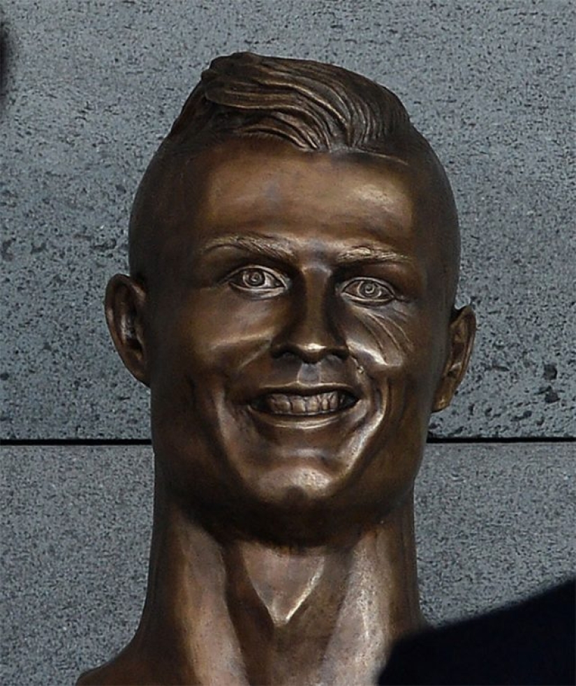 Busto de Cristiano Ronaldo presentado en Portugal
