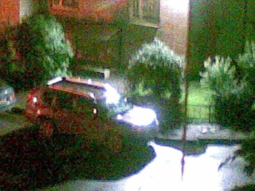 Cambio descendente de fotos: un moscovita ha estado filmando con un Siemens de botón pulsador durante tres años, y a la gente le gusta Cambio descendente de fotos: un moscovita ha estado filmando con un Siemens de botón pulsador durante tres años, y a la gente le gusta