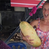 Cambios drásticos en la vida de una mujer polaca que solo come fruta durante 3 años y no se cepilla los dientes durante 2 años