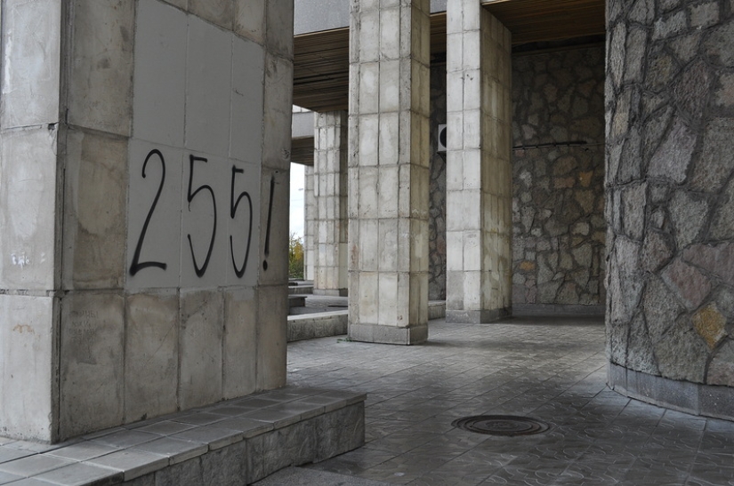 Caminata cinematográfica con Sergey Bodrov a los lugares de rodaje de la película "Brother" Caminata cinematográfica con Sergey Bodrov a los lugares de rodaje de la película "Brother"