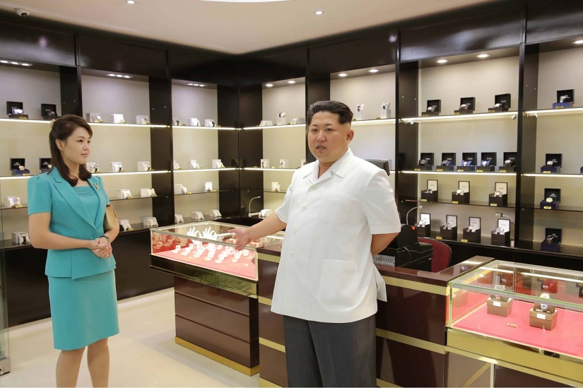 Cantante, miembro del Komsomol, belleza: la misteriosa esposa del dictador de Corea del Norte