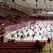 Caos y dinámica de las competiciones deportivas en los collages de Pelle Kassa