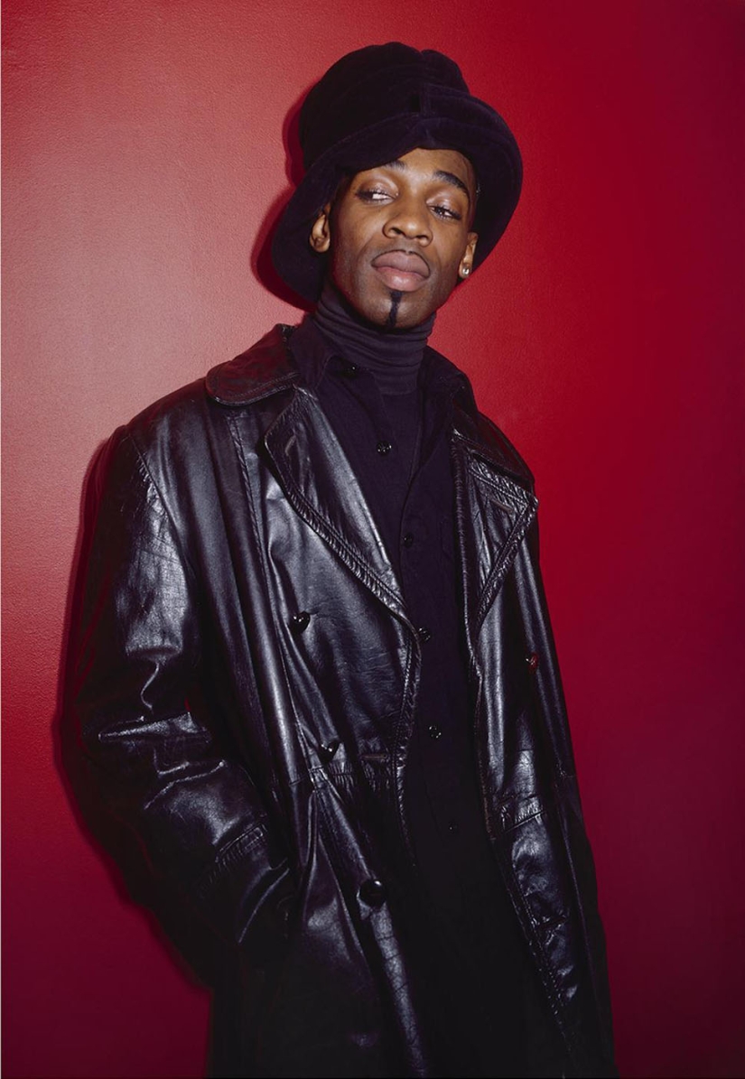 Careless night life of the British in the 80-90‑ies of the lens in the club photographer Adam Friedman