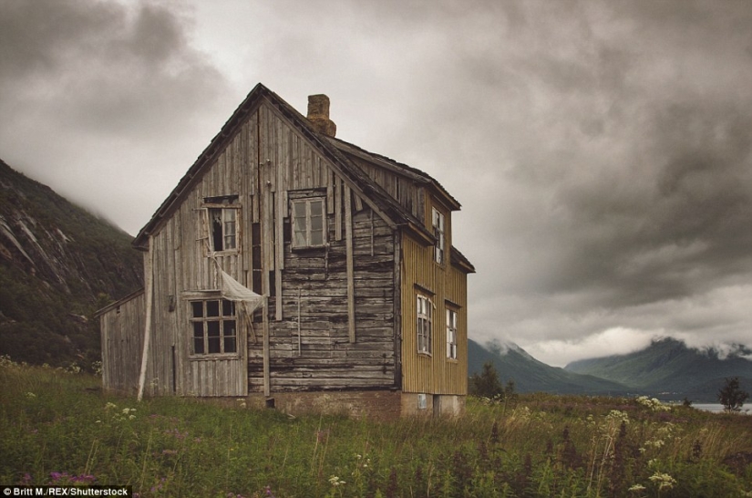 Casas abandonadas de Escandinavia, complementando la belleza de la naturaleza del norte