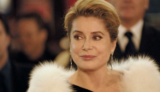 Catherine Deneuve apoyó el derecho de los hombres a "abusar" de las mujeres Catherine Deneuve apoyó el derecho de los hombres a "abusar" de las mujeres
