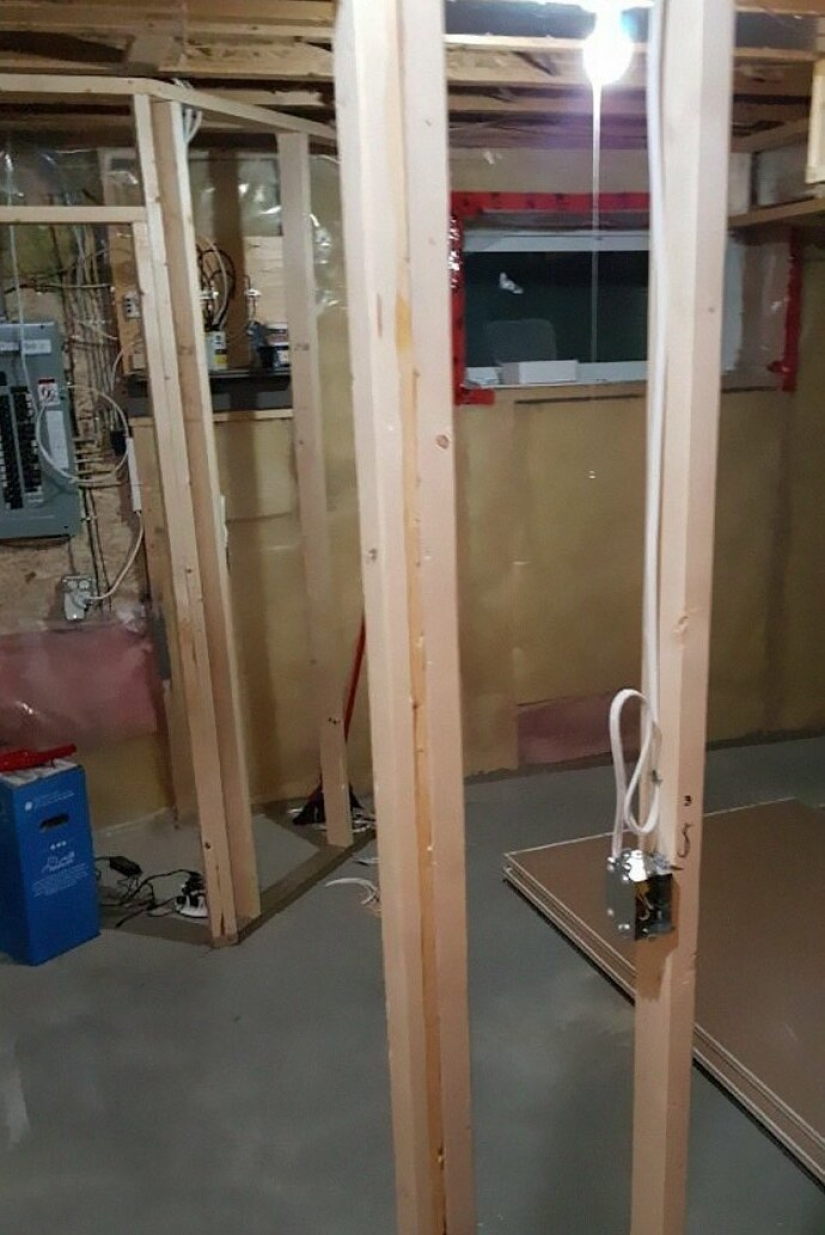 Cat's paradise with his own hands: the guy converted the basement into a room for his dead brother's pets Cat's paradise with his own hands: the guy converted the basement into a room for his dead brother's pets